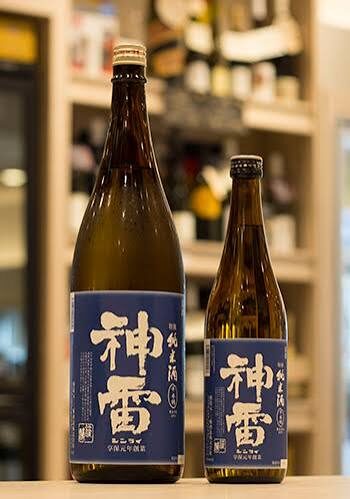 三輪酒造の清酒「神雷」のボトル
